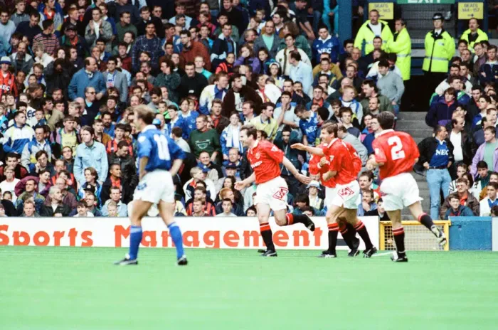 Framed Print : Everton 0-2 Manchester United, league match at Goodison Park