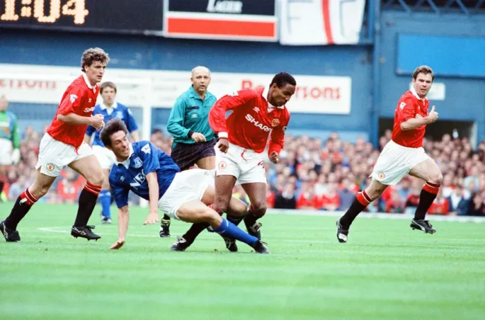 Framed Print : Everton 0-2 Manchester United, league match at Goodison Park