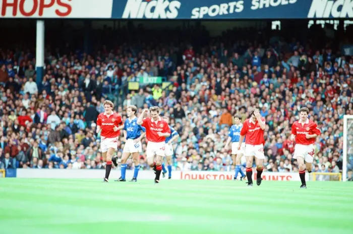Framed Print : Everton 0-2 Manchester United, league match at Goodison Park Framed Print : Everton 0-2 Manchester United, league match at Goodison Park
