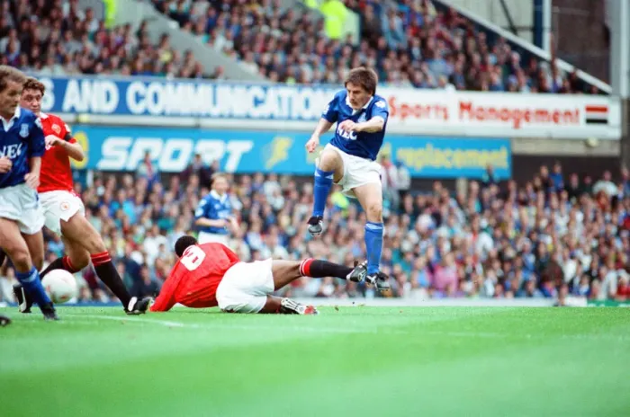 Framed Print : Everton 0-2 Manchester United, league match at Goodison Park