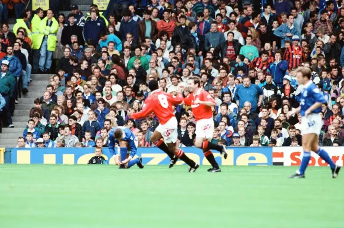Framed Print : Everton 0-2 Manchester United, league match at Goodison Park