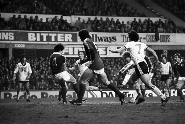Everton 0 v. Ipswich 0. Division One Football. January 1981 MF01-12-048