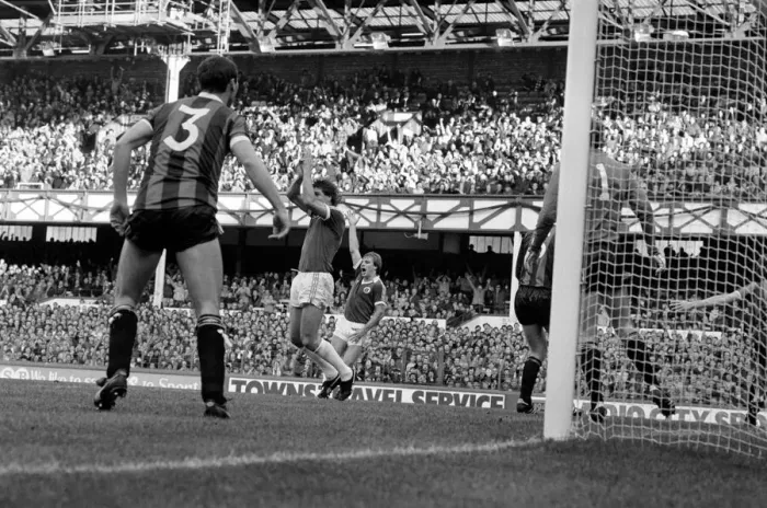 Framed Print : Everton 0 v Manchester City 1. Division 1 Football October 1981 MF04-11-018