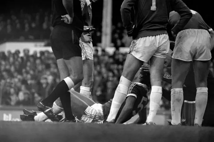Framed Print : Everton 0 v Manchester City 1. Division 1 Football October 1981 MF04-11-054