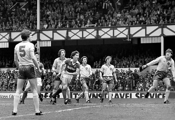 Everton 0 v. Norwich City 2. Division One Football. April 1981 MF02-13-001