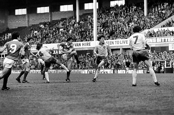 Everton 0 v. Norwich City 2. Division One Football. April 1981 MF02-13-023