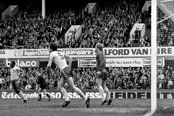 Everton 0 v. Norwich City 2. Division One Football. April 1981 MF02-13-019