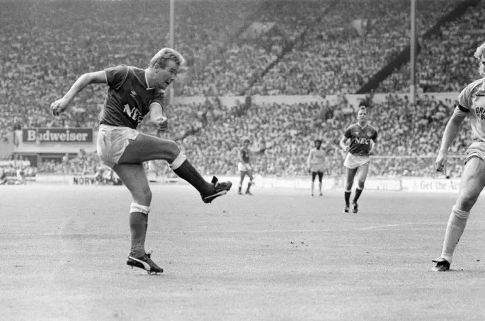 Framed Print : Everton 1-0 Coventry, Charity Shield football match at Wembley Stadium, London Framed Print : Everton 1-0 Coventry, Charity Shield football match at Wembley Stadium, London
