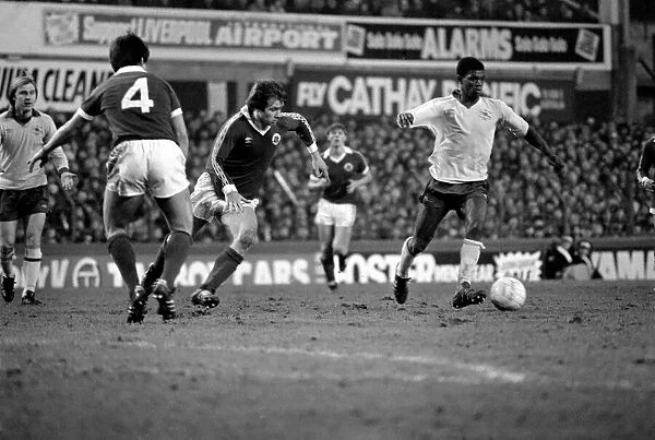 Everton 1 v. Arsenal 2. Division One Football. January 1981 MF01-06-080
