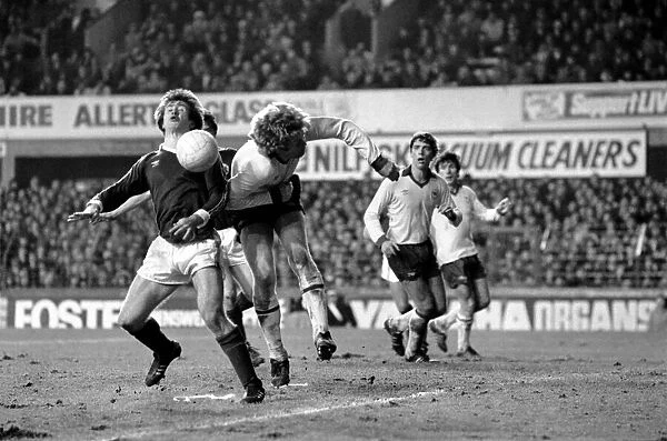 Everton 1 v. Arsenal 2. Division One Football. January 1981 MF01-06-016