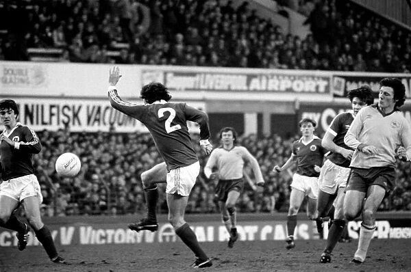 Everton 1 v. Arsenal 2. Division One Football. January 1981 MF01-06-038
