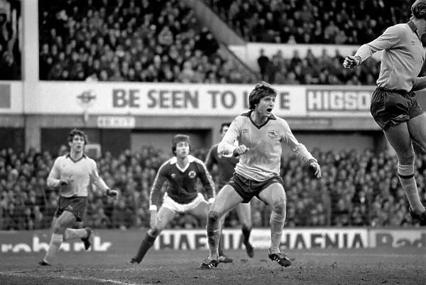 Everton 1 v. Arsenal 2. Division One Football. January 1981 MF01-06-034