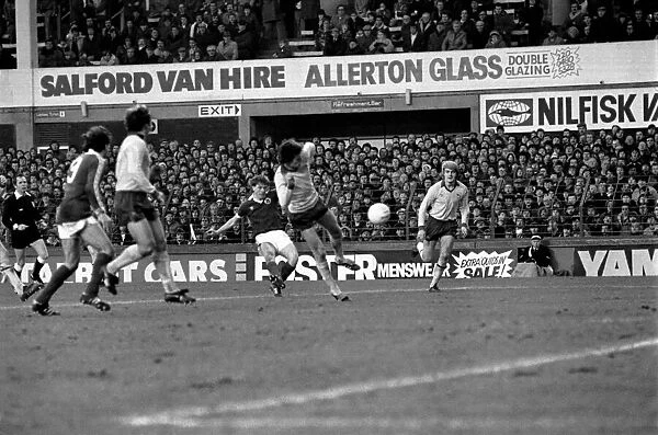 Everton 1 v. Arsenal 2. Division One Football. January 1981 MF01-06-024