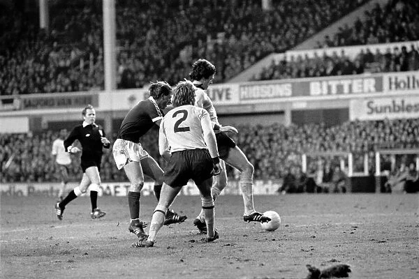 Everton 1 v. Arsenal 2. Division One Football. January 1981 MF01-06-006