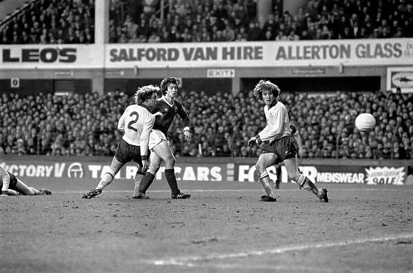 Everton 1 v. Arsenal 2. Division One Football. January 1981 MF01-06-005