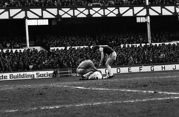 Everton 1 v. Aston Villa 3. Division One Football. February 1981 MF01-21-009