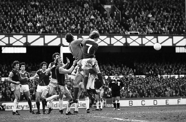 Everton 1 v. Aston Villa 3. Division One Football. February 1981 MF01-21-012