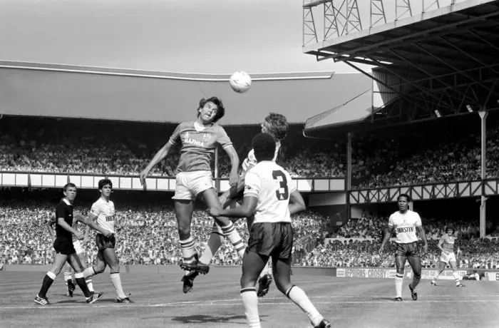 Framed Print : Everton 1 v. Tottenham Hotspur 4. August 1984 MF17-17-008 Framed Print : Everton 1 v. Tottenham Hotspur 4. August 1984 MF17-17-008
