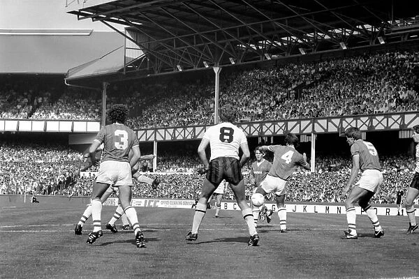 Everton 1 v. Tottenham Hotspur 4. August 1984 MF17-17-022