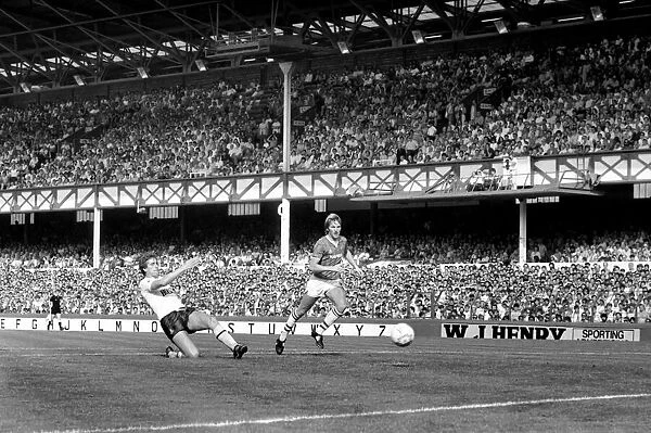 Everton 1 v. Tottenham Hotspur 4. August 1984 MF17-17-021
