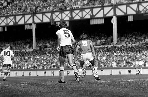 Everton 1 v. Tottenham Hotspur 4. August 1984 MF17-17-016