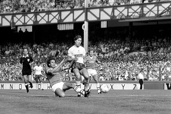Everton 1 v. Tottenham Hotspur 4. August 1984 MF17-17-015