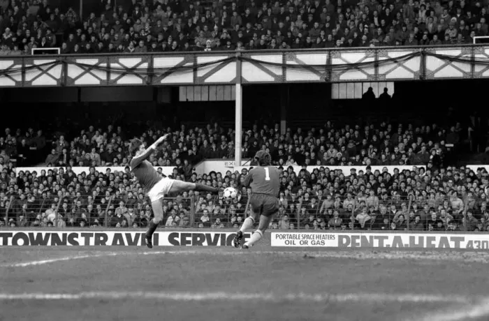 Framed Print : Everton 2 v. Arsenal 0. F. A Cup. January 1981 MF01-01-015 Framed Print : Everton 2 v. Arsenal 0. F. A Cup. January 1981 MF01-01-015
