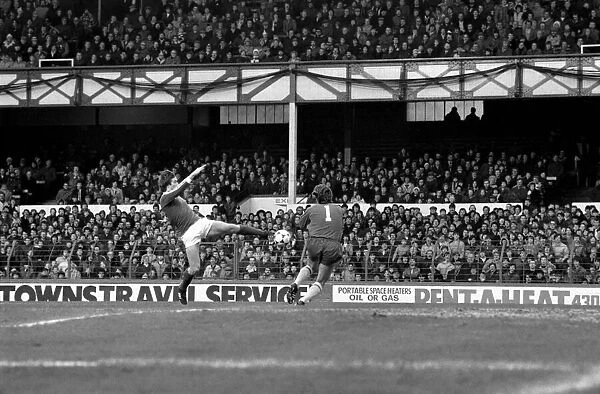 Everton 2 v. Arsenal 0. F. A Cup. January 1981 MF01-01-015