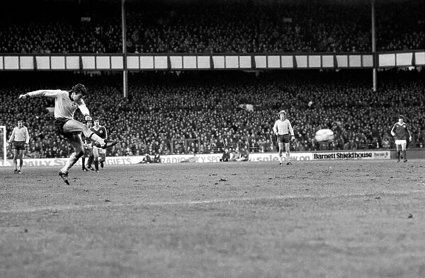 Everton 2 v. Arsenal 0. F. A Cup. January 1981 MF01-01-028