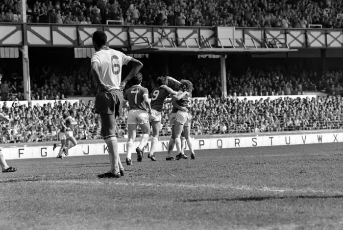 Framed Print : Everton 2 v. Arsenal 1. April 1982 MF06-35-005 Local Caption Division 1 Football Framed Print : Everton 2 v. Arsenal 1. April 1982 MF06-35-005 Local Caption Division 1 Football