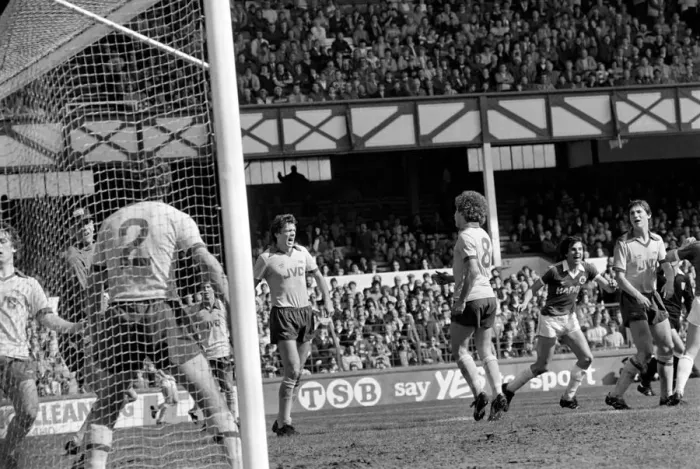 Framed Print : Everton 2 v. Arsenal 1. April 1982 MF06-35-007 Local Caption Division 1 Football Framed Print : Everton 2 v. Arsenal 1. April 1982 MF06-35-007 Local Caption Division 1 Football