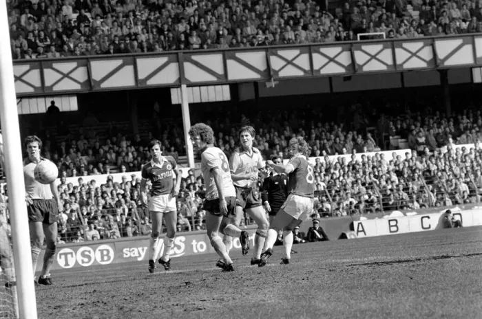 Framed Print : Everton 2 v. Arsenal 1. April 1982 MF06-35-008 Local Caption Division 1 Football Framed Print : Everton 2 v. Arsenal 1. April 1982 MF06-35-008 Local Caption Division 1 Football