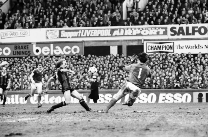 Framed Print : Everton 2 v. Manchester City 2. March 1981 MF01-40-090 F. A Cup Framed Print : Everton 2 v. Manchester City 2. March 1981 MF01-40-090 F. A Cup