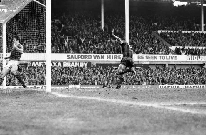 Framed Print : Everton 2 v. Manchester City 2. March 1981 Manchester City captain Paul Power Framed Print : Everton 2 v. Manchester City 2. March 1981 Manchester City captain Paul Power