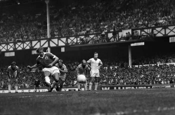 Framed Print : Everton 3 v. Birmingham City 1. August 1981 MF03-06-053 Framed Print : Everton 3 v. Birmingham City 1. August 1981 MF03-06-053