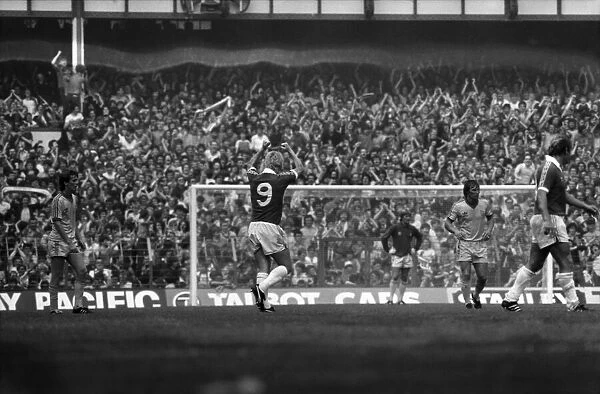 Everton 3 v. Birmingham City 1. August 1981 MF03-06-049