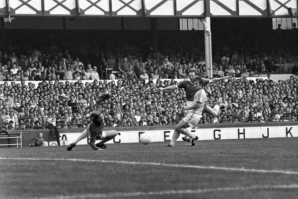Everton 3 v. Birmingham City 1. August 1981 MF03-06-089