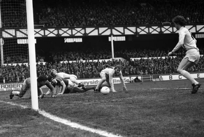 Framed Print : Everton 3 v. Coventry 0. Division One Football. February 1981 MF01-32-012 Framed Print : Everton 3 v. Coventry 0. Division One Football. February 1981 MF01-32-012