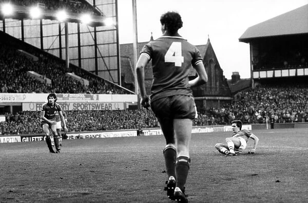 Everton 3 v. Leicester City 0. November 1984 MF18-08-131