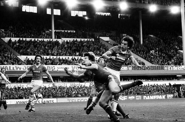 Everton 3 v. Leicester City 0. November 1984 MF18-08-130