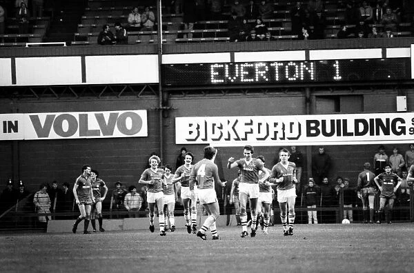 Everton 3 v. Leicester City 0. November 1984 MF18-08-111