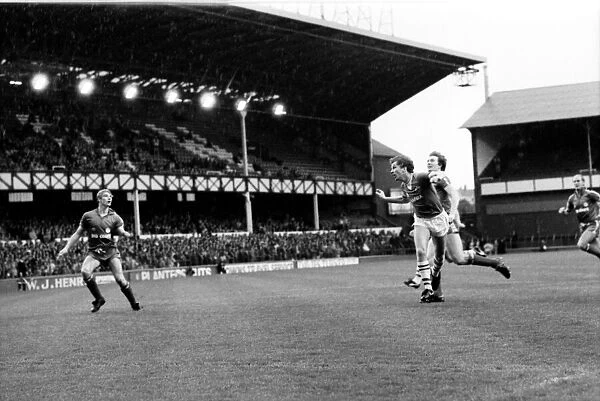 Everton 3 v. Leicester City 0. November 1984 MF18-08-084