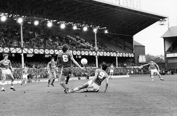 Everton 3 v. Leicester City 0. November 1984 MF18-08-095