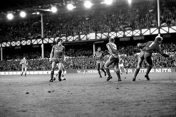 Everton 3 v. Leicester City 0. November 1984 MF18-08-077