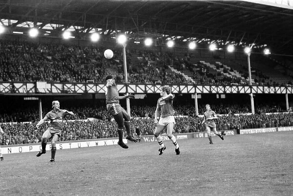 Everton 3 v. Leicester City 0. November 1984 MF18-08-062