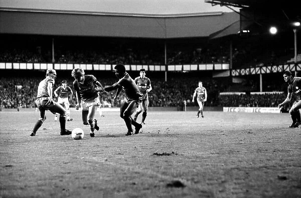 Everton 3 v. Leicester City 0. November 1984 MF18-08-080