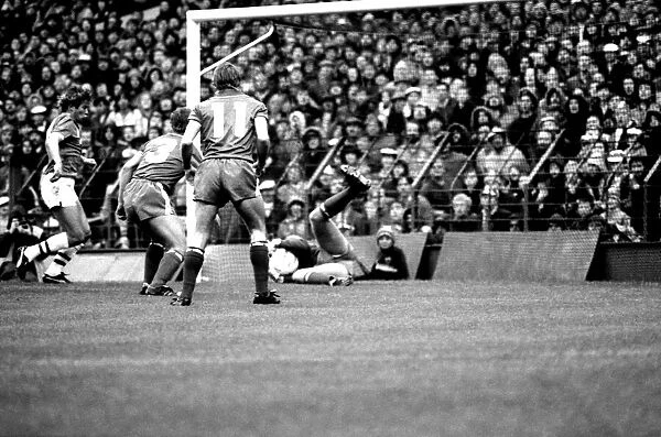 Everton 3 v. Leicester City 0. November 1984 MF18-08-072
