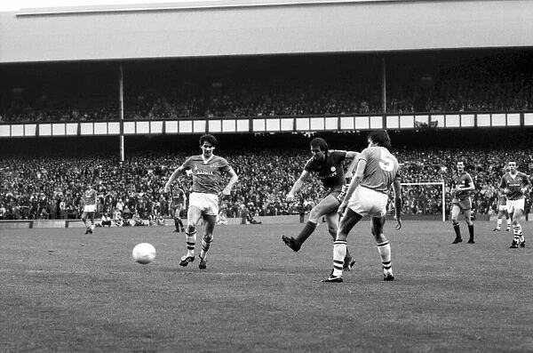 Everton 3 v. Leicester City 0. November 1984 MF18-08-018