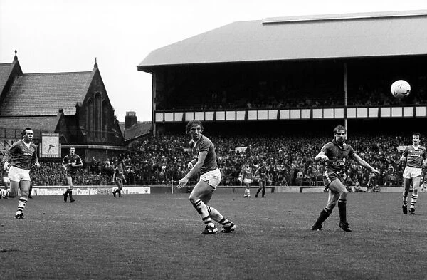 Everton 3 v. Leicester City 0. November 1984 MF18-08-019