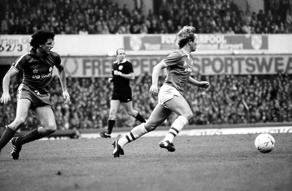 Everton 3 v. Leicester City 0. November 1984 MF18-08-032